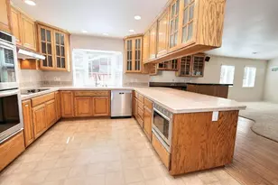 8645 Fallbrook Way, Sacramento, CA 95826 - Photo 20