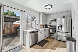 8841 La Riviera Dr, Sacramento, CA 95826 - Photo 10