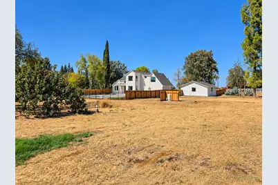 11740 Cresthill Drive, Elk Grove, CA 95624 - Photo 42