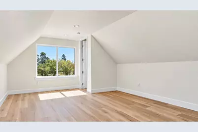11740 Cresthill Drive, Elk Grove, CA 95624 - Photo 32