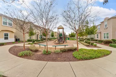 8155 Weeping Willow Lane, Sacramento, CA 95828 - Photo 32