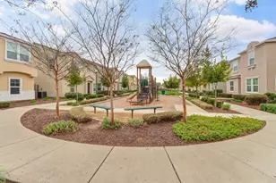 8155 Weeping Willow Ln, Sacramento, CA 95828 - Photo 32