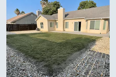 653 Stonewood Drive, Los Banos, CA 93635 - Photo 2