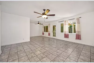 7023 Larchmont Drive, North Highlands, CA 95660 - Photo 16