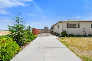 746 Miller Ln, Los Banos, CA 93635 - Photo 4