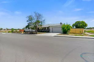 746 Miller Ln, Los Banos, CA 93635 - Photo 2