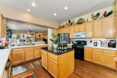 5548 Red Jasper Way, Antelope, CA 95843 - Photo 16