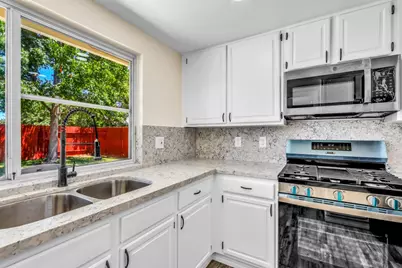 9081 Meadowdale Way, Elk Grove, CA 95624 - Photo 16