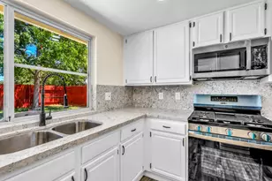 9081 Meadowdale Way, Elk Grove, CA 95624 - Photo 16