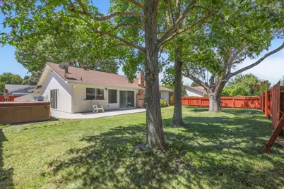 9081 Meadowdale Way, Elk Grove, CA 95624 - Photo 34