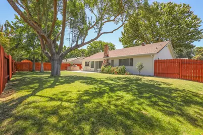 9081 Meadowdale Way, Elk Grove, CA 95624 - Photo 32