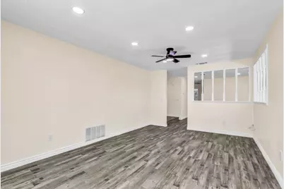9081 Meadowdale Way, Elk Grove, CA 95624 - Photo 12