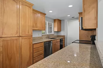 1988 Sherwood Place, Manteca, CA 95336 - Photo 8