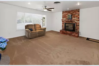 2 W Marshall Avenue, Woodland, CA 95695 - Photo 20