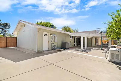 9713 Thornton Road, Stockton, CA 95209 - Photo 34