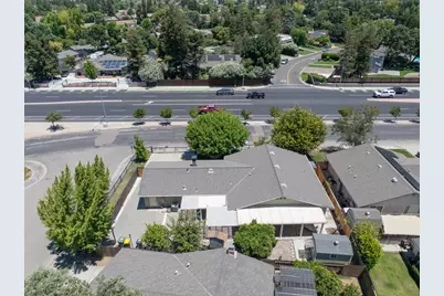 9713 Thornton Road, Stockton, CA 95209 - Photo 44