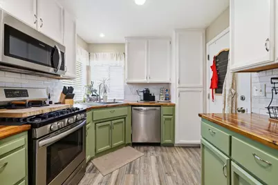 5200 Laguna Crest Way, Elk Grove, CA 95758 - Photo 2