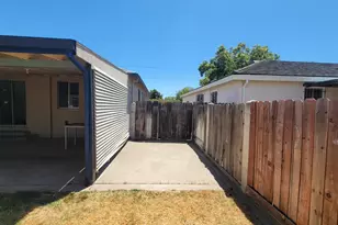 2113 Fruitridge Rd, Sacramento, CA 95822 - Photo 32