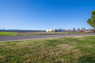 707 N Humboldt Avenue, Willows, CA 95988 - Photo 8