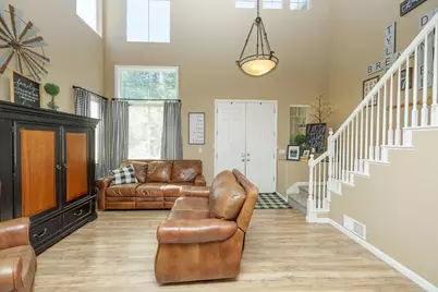 2101 Huxley Way, Modesto, CA 95356 - Photo 6