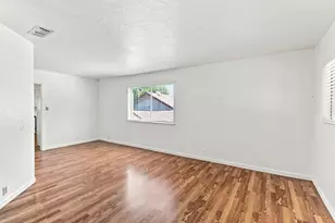 1921 25th St, Sacramento, CA 95816 - Photo 4