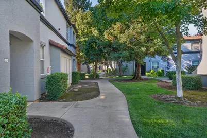 5201 Laguna Oaks Drive #121, Elk Grove, CA 95758 - Photo 4