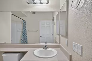5201 Laguna Oaks Dr, Elk Grove, CA 95758 - Photo 40
