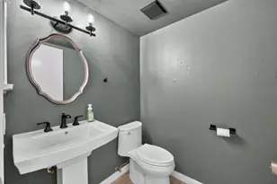 1675 Vernon St, Roseville, CA 95678 - Photo 12