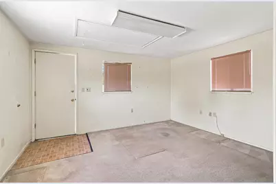 2439 W De Ovan Avenue, Stockton, CA 95204 - Photo 42