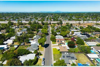 2439 W De Ovan Avenue, Stockton, CA 95204 - Photo 56