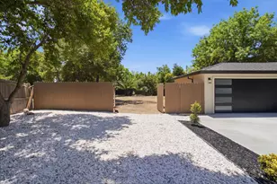 2611 Foothill Dr, Carmichael, CA 95608 - Photo 2