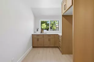2611 Foothill Dr, Carmichael, CA 95608 - Photo 10