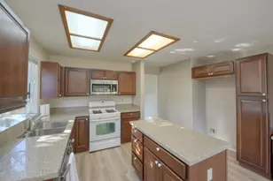 1124 Strawbridge Dr, Newman, CA 95360 - Photo 6