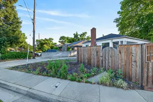 3732 38th St, Sacramento, CA 95820 - Photo 2