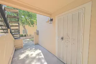 7441 Auburn Oaks Ct, Citrus Heights, CA 95621 - Photo 2