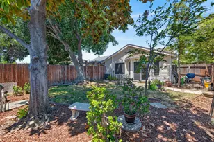 8024 Deer Lake Dr, Sacramento, CA 95823 - Photo 22