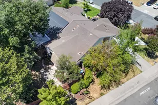 8024 Deer Lake Dr, Sacramento, CA 95823 - Photo 30