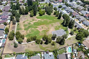 8024 Deer Lake Dr, Sacramento, CA 95823 - Photo 32