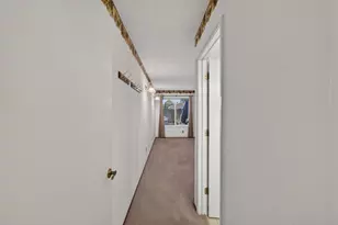 8024 Deer Lake Dr, Sacramento, CA 95823 - Photo 10
