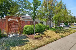 8024 Deer Lake Dr, Sacramento, CA 95823 - Photo 2