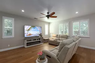 11886 Elk View Way, Rancho Cordova, CA 95742 - Photo 10