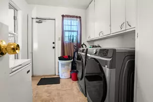 1629 W Poplar St, Stockton, CA 95203 - Photo 14