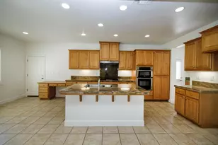 2049 Baluchi Way, Oakdale, CA 95361 - Photo 12