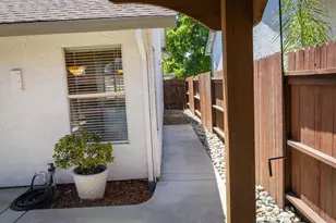 8809 Bridalsmith Dr, Sacramento, CA 95828 - Photo 46