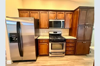 8809 Bridalsmith Drive, Sacramento, CA 95828 - Photo 10