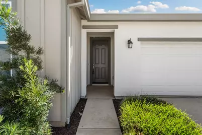 749 Creekview Circle, Galt, CA 95632 - Photo 4