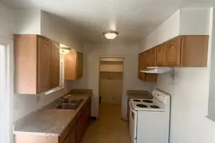 302 Cordova Ln, Stockton, CA 95207 - Photo 4