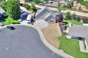422 Chaffee Ln, Waterford, CA 95386 - Photo 2