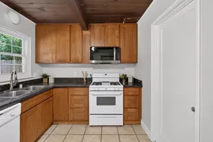5805 61st St, Sacramento, CA 95824 - Photo 10