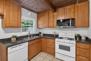 5805 61st St, Sacramento, CA 95824 - Photo 8